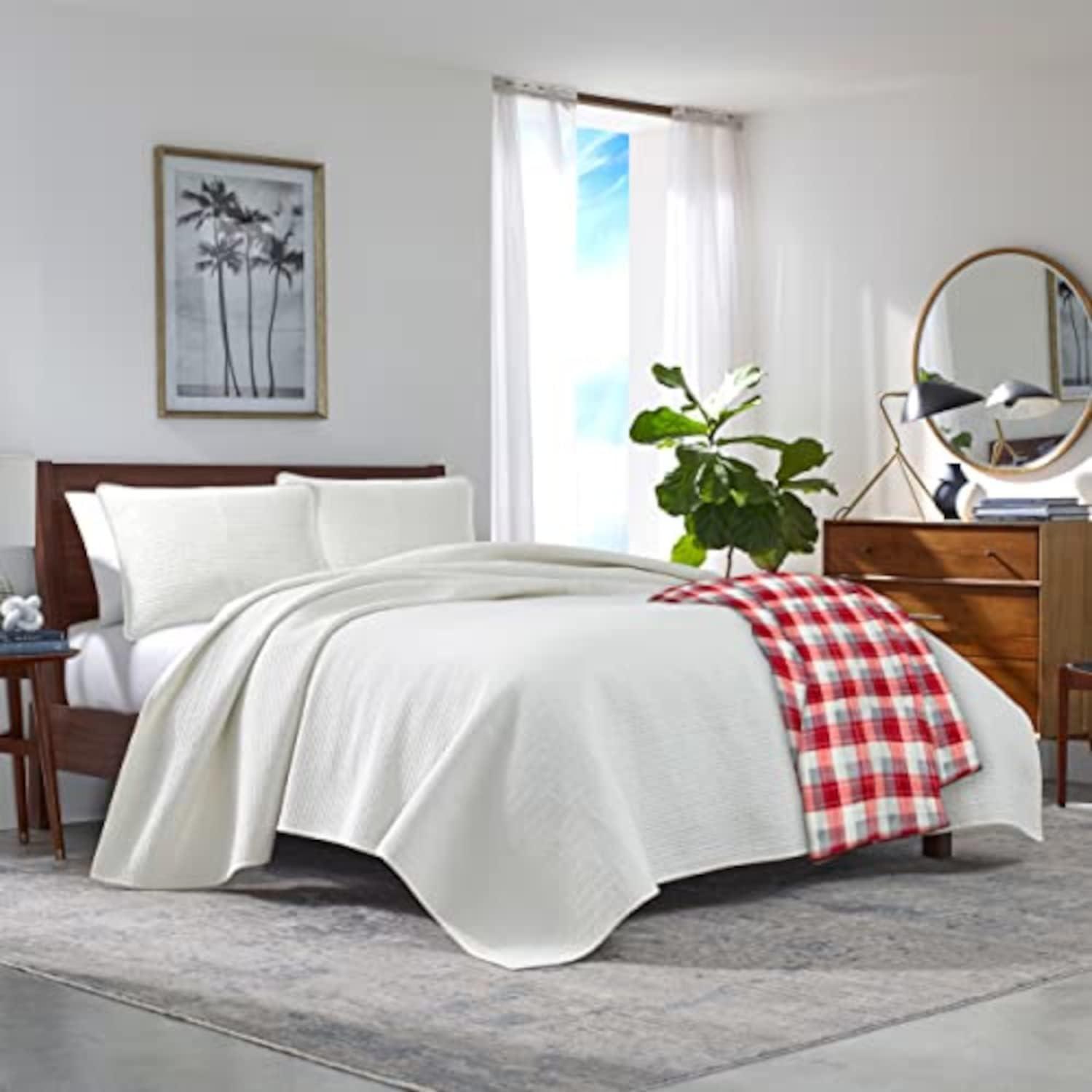 imageNautica  Twin Blanket Soft Plush Fleece Bedding Ideal for Bed or Couch Dorm Essentials OekoTex Certified Winter Tattersall RedBluff Plaid Red