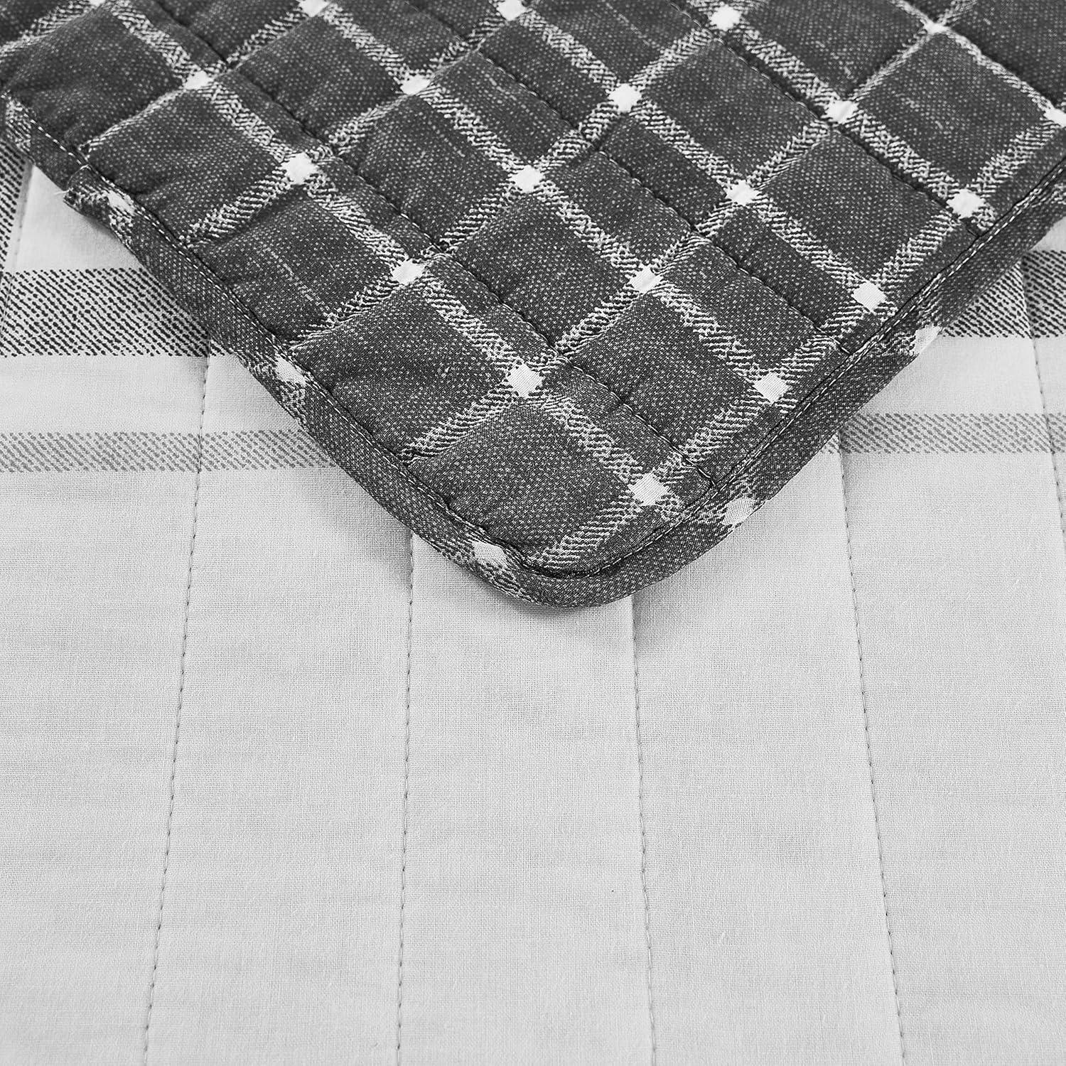 imageNautica  Twin Quilt Set All Season Cotton Bedding with Matching Sham Dorm Room Essentials Fleetville GreyWhite TwinTwin