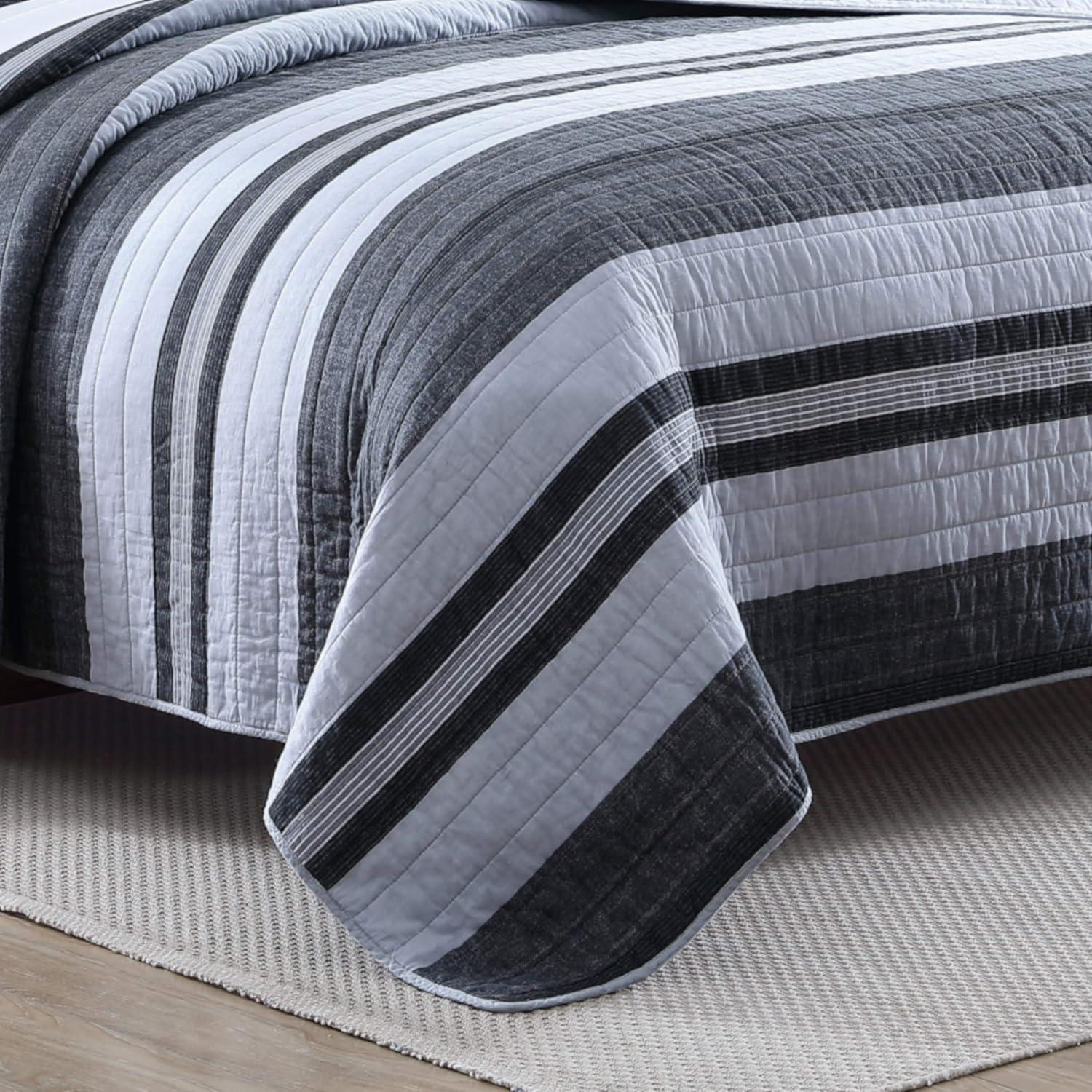 imageNautica  Twin Quilt Set Cotton Reversible Bedding Cozy Home Decor ampamp Dorm Room Essentials Ardmoore Grey TwinQueen