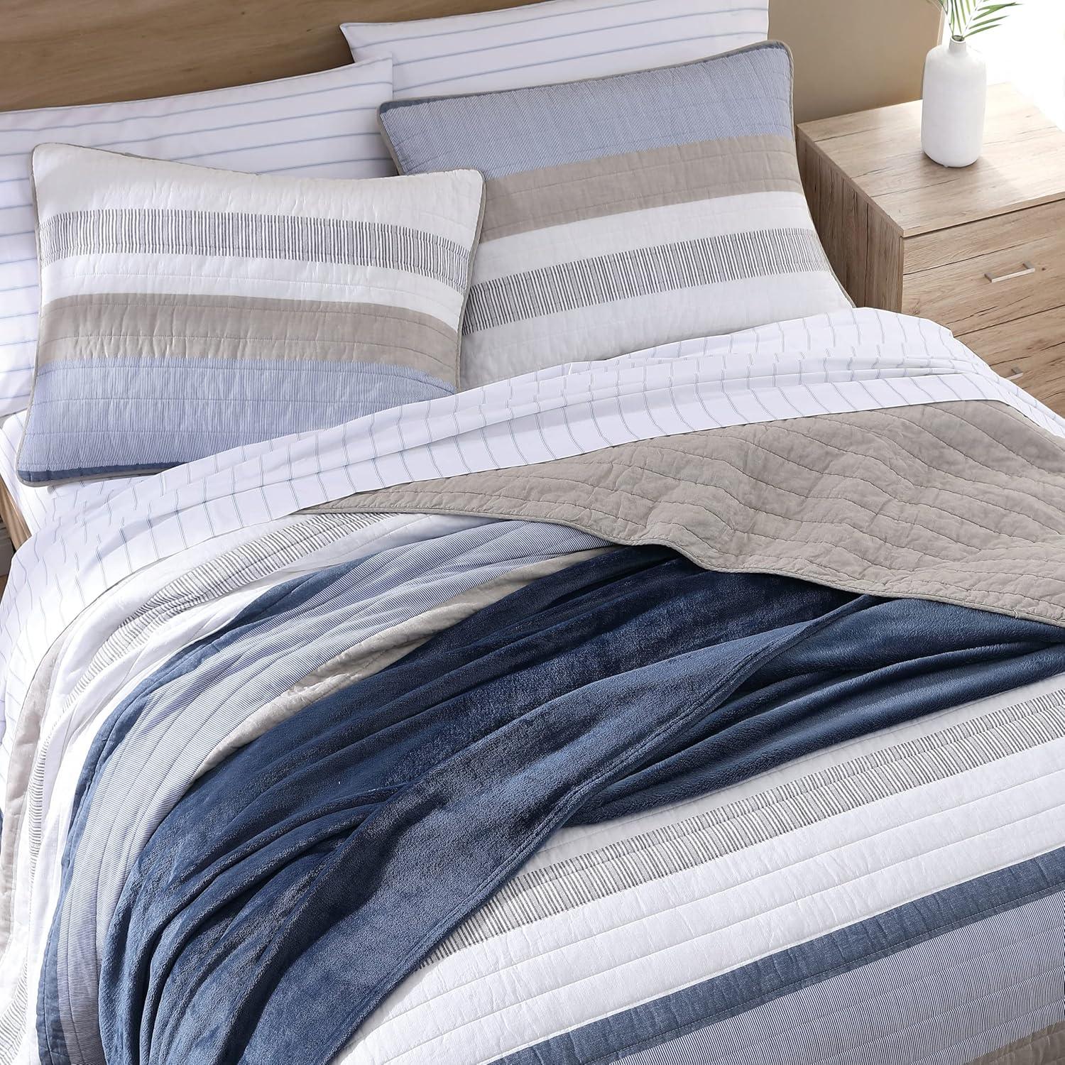 imageNautica  Twin Quilt Set Soft ampamp Breathable Cotton Bedding with Medium Weight Feel Reversible 2 Piece Bed Set with Matching Pillowcase Galewood BlueTwin